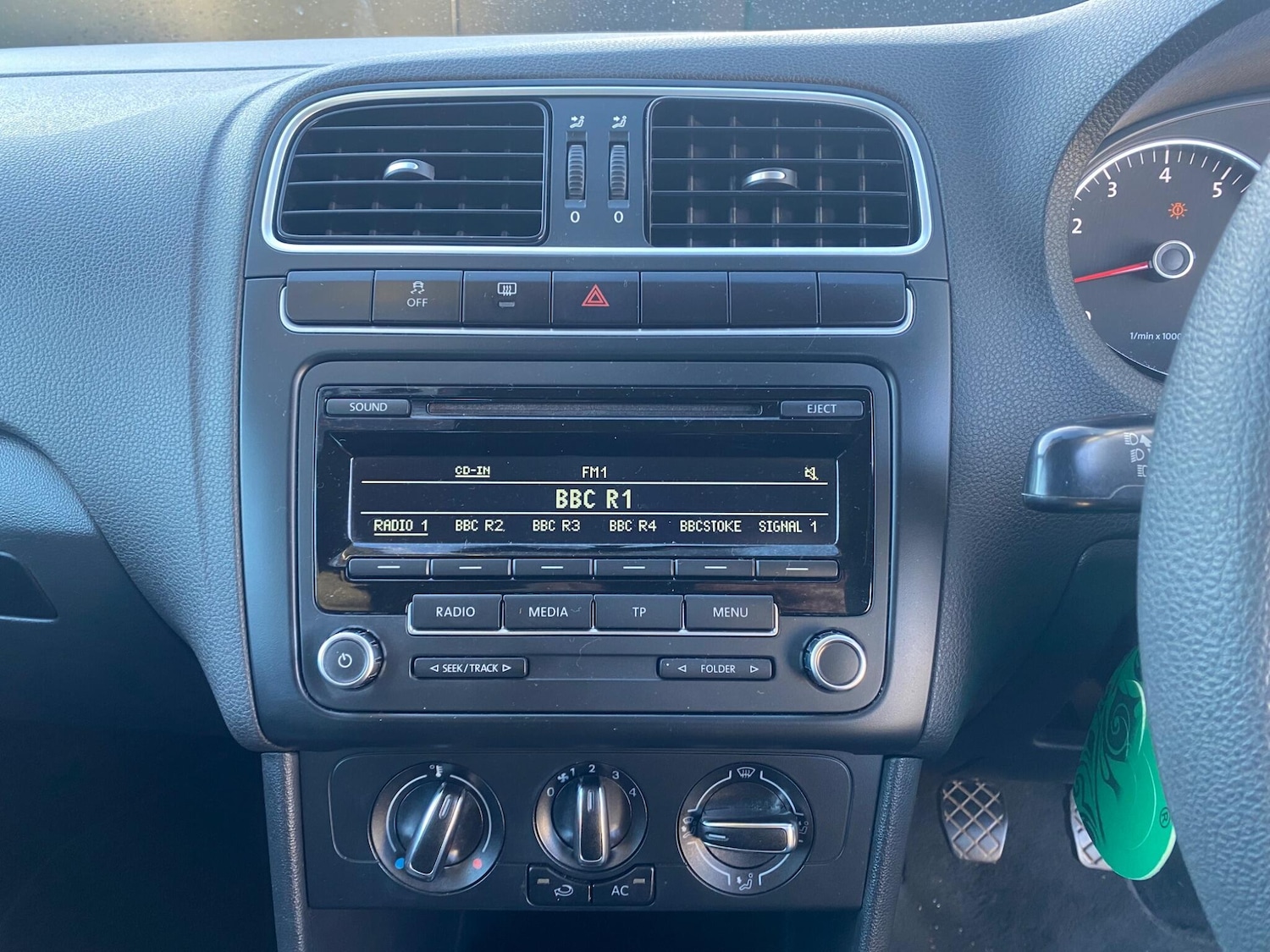 Used Volkswagen Polo 2012 for sale - 76659277: Photo 28