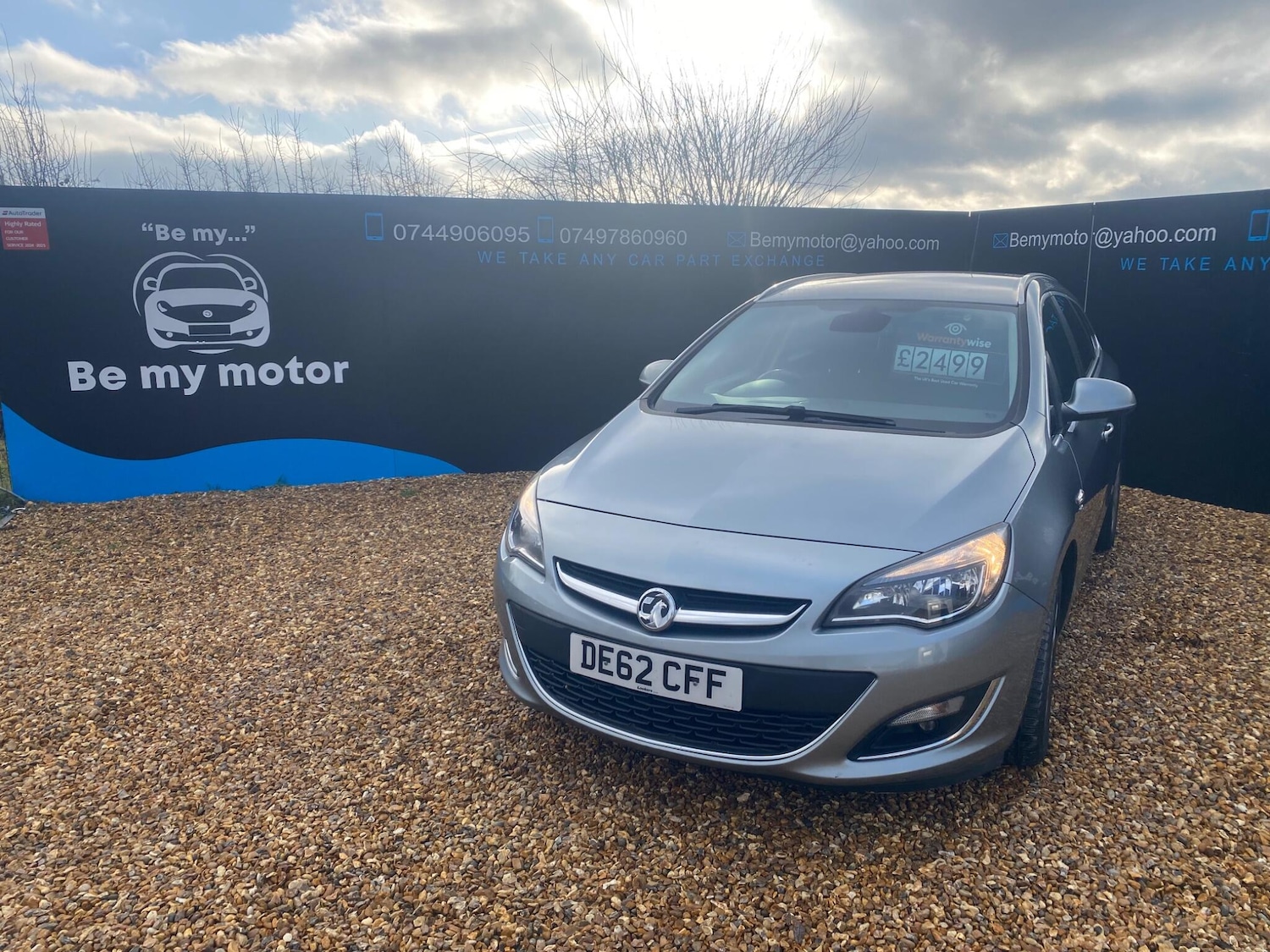 Used Vauxhall Astra 2012 for sale - 77238241: Photo 2