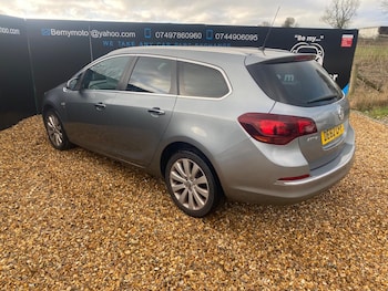 Used Vauxhall Astra 2012 for sale - 77238241: Photo