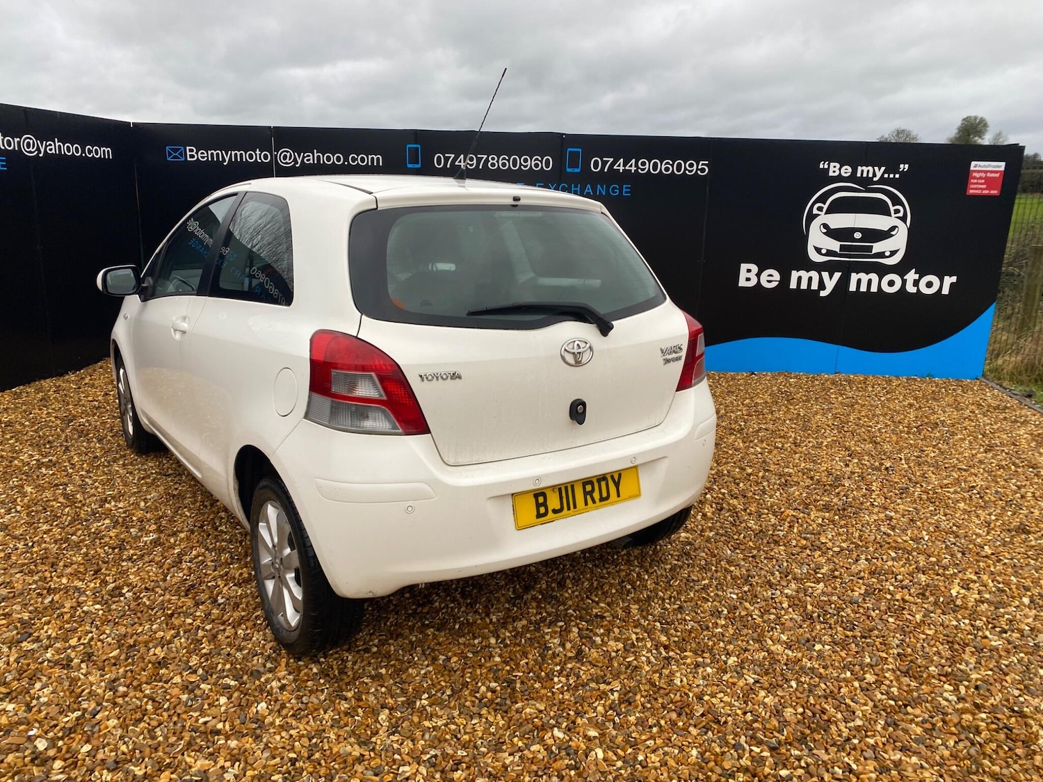 Used Toyota Yaris 2011 for sale - 77202856: Photo 11