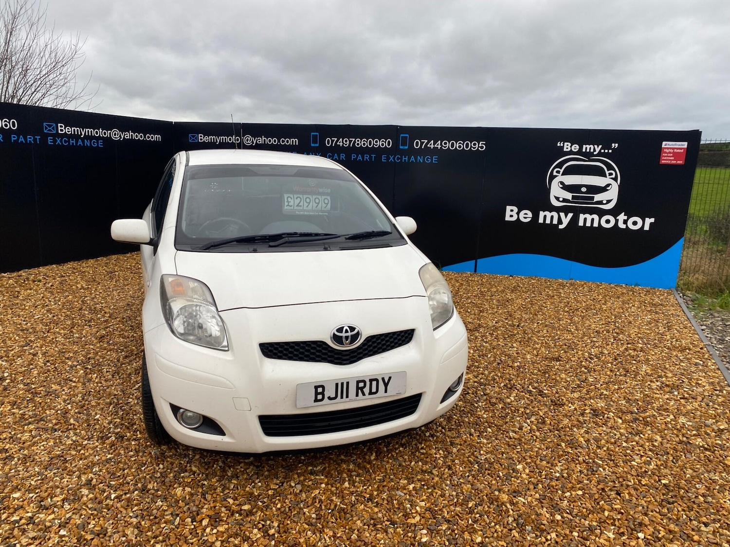 Used Toyota Yaris 2011 for sale - 77202856: Photo 2