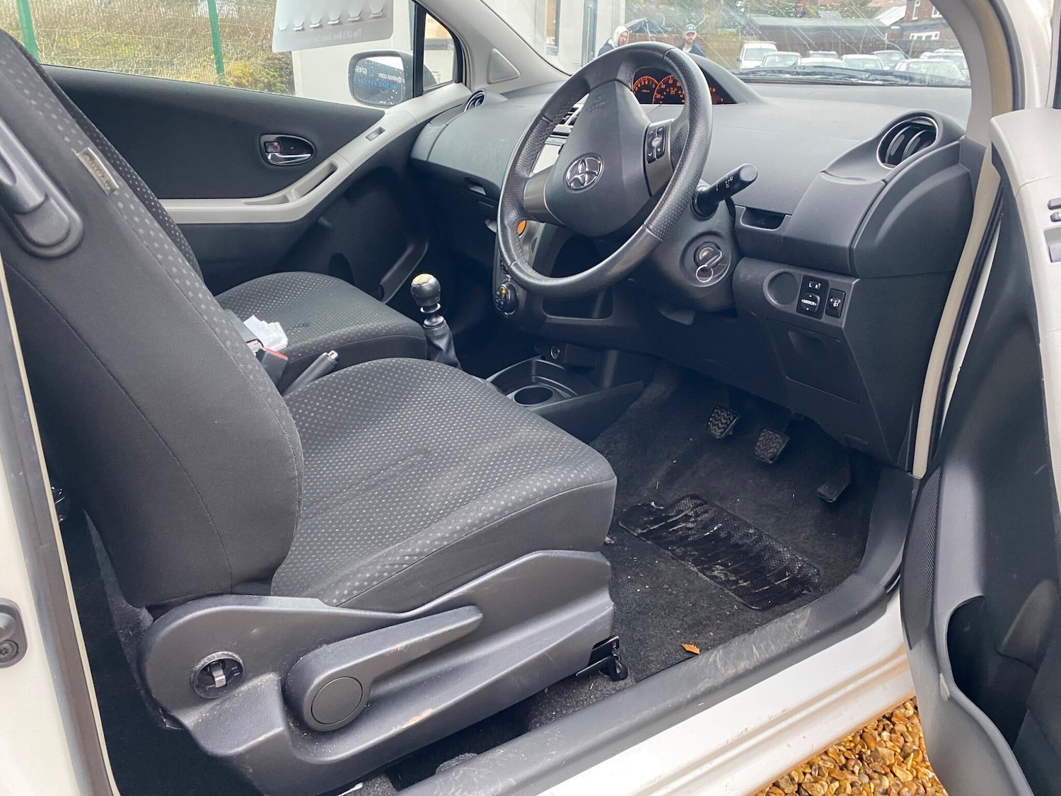 Used Toyota Yaris 2011 for sale - 77202856: Photo 21