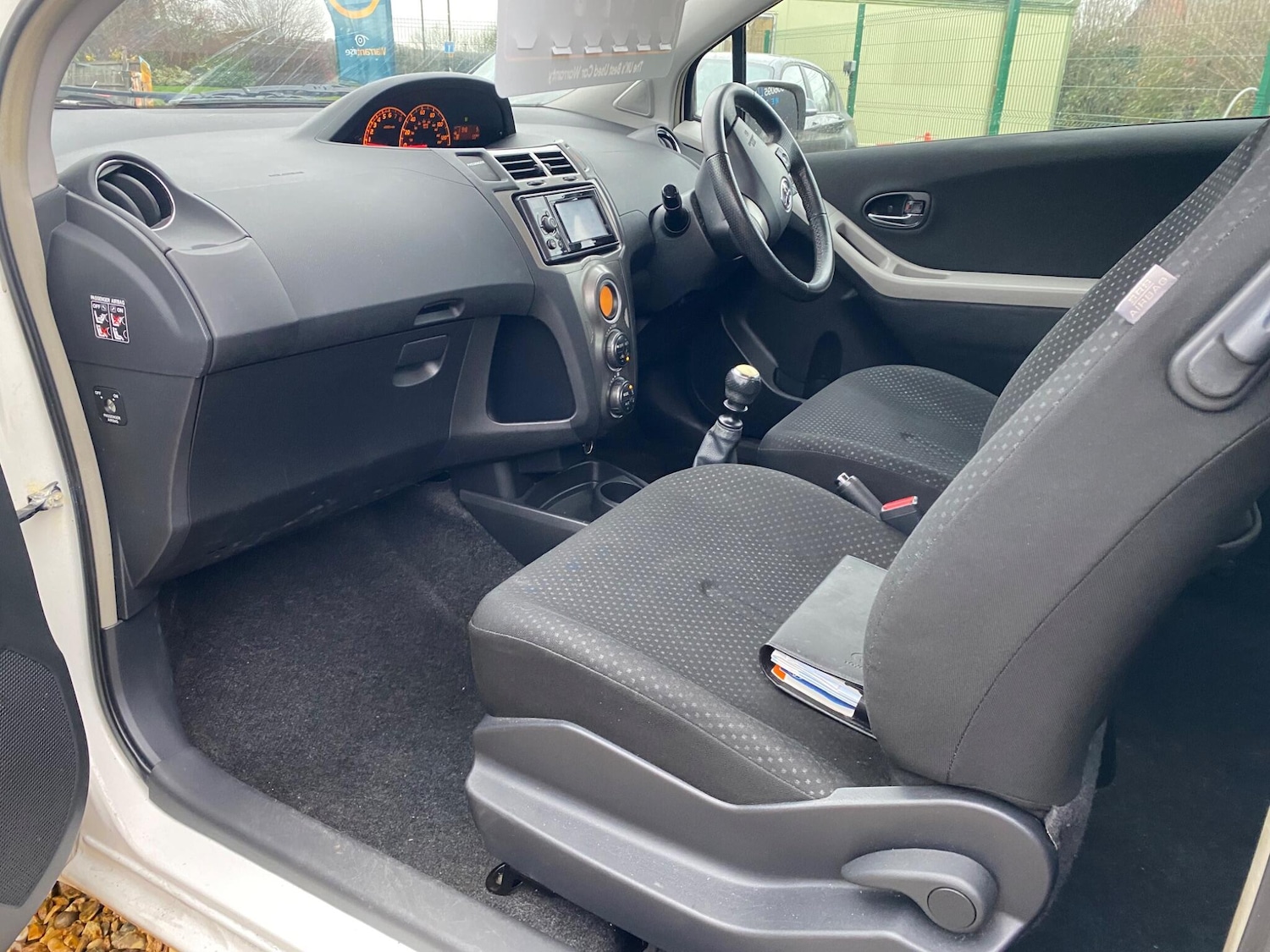 Used Toyota Yaris 2011 for sale - 77202856: Photo 28