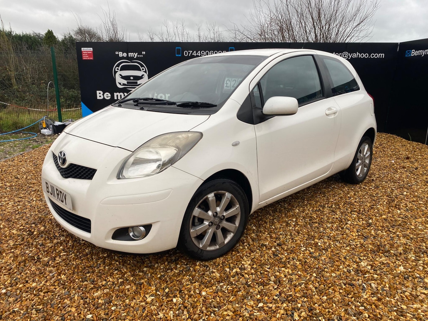 Used Toyota Yaris 2011 for sale - 77202856: Photo 3