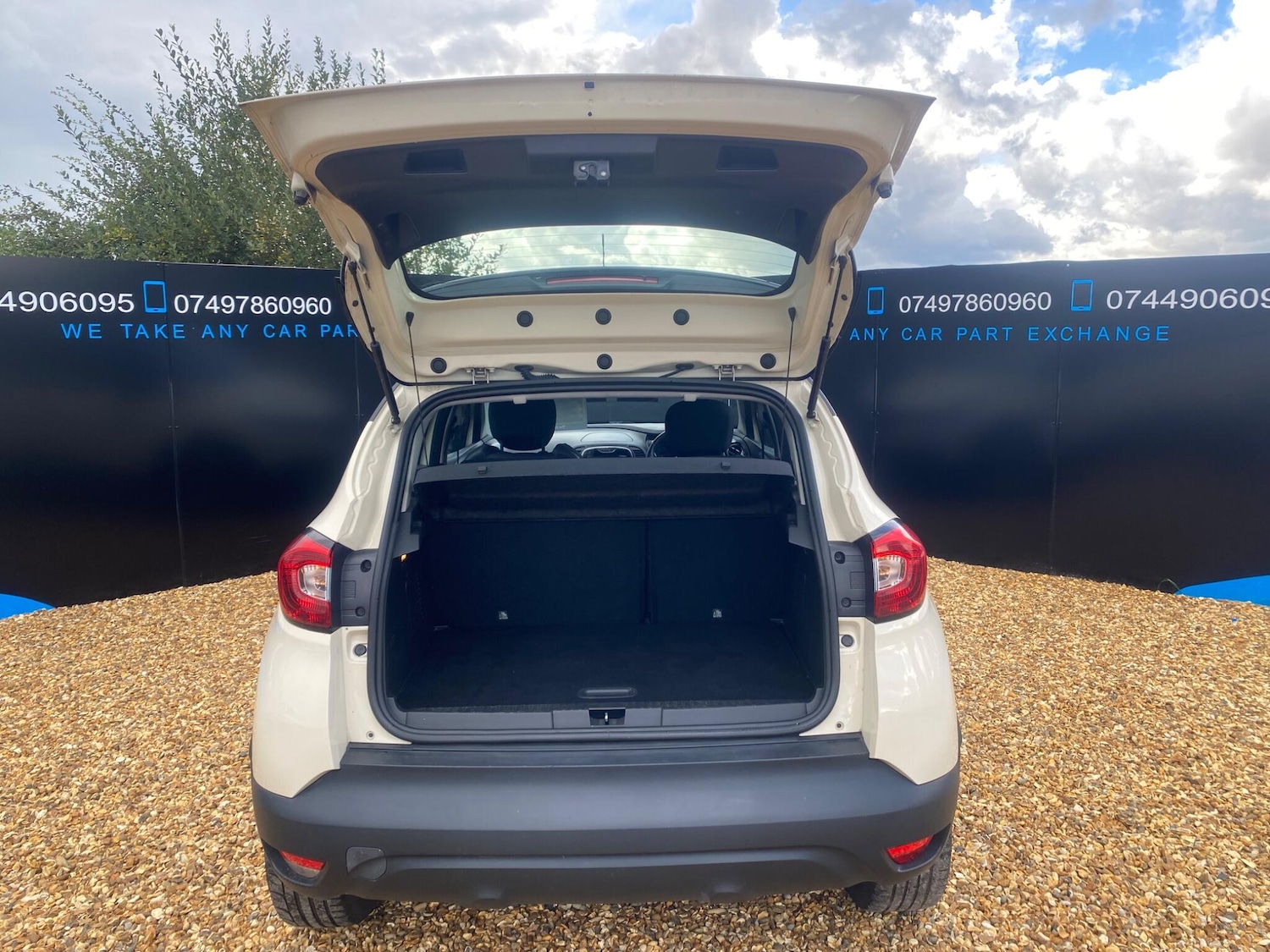 Used Renault Captur 2014 for sale - 77114154: Photo 29