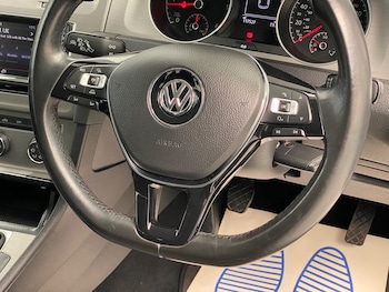 Used Volkswagen Golf 2015 for sale - 78316322: Photo