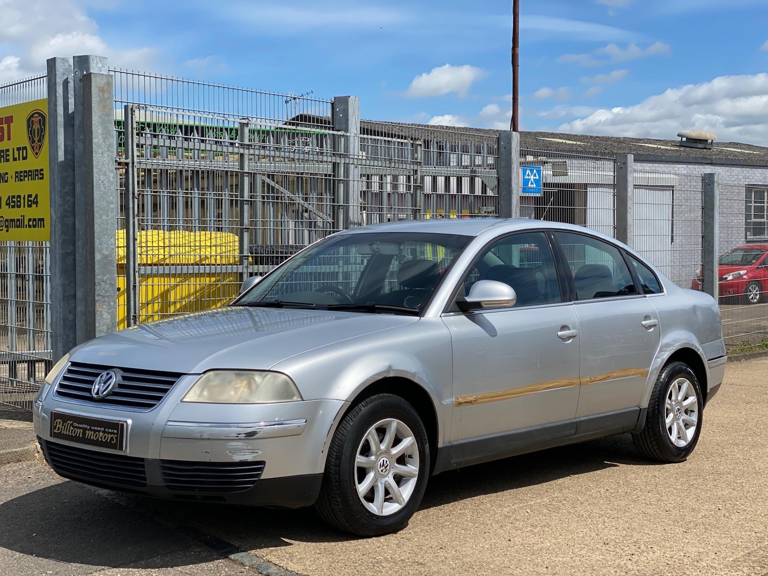 Used Volkswagen Passat 2004 for sale - 78190337: Photo 2