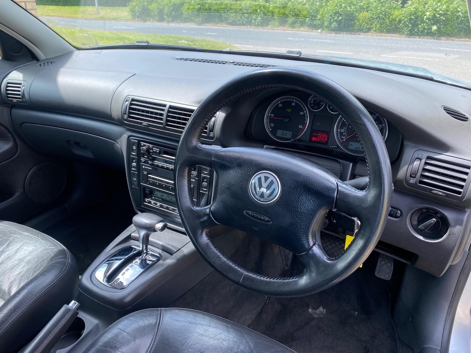 Used Volkswagen Passat 2004 for sale - 78190337: Photo 9