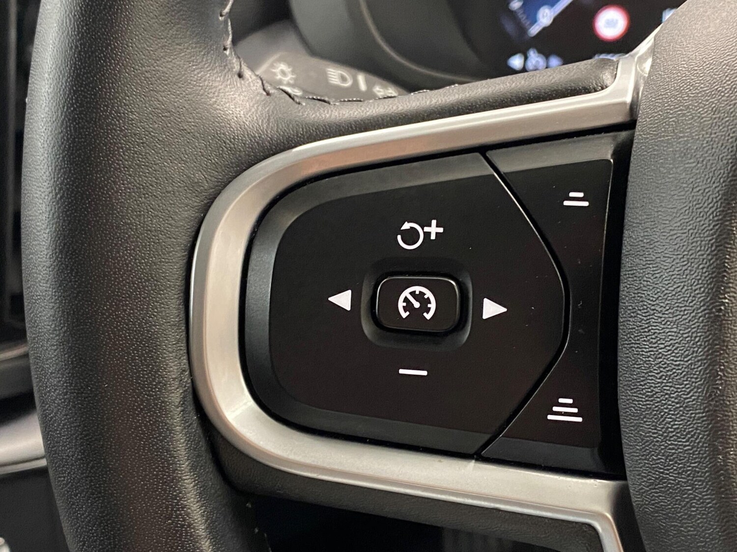 Used Volvo XC60 2019 for sale - 77425167: Photo 40