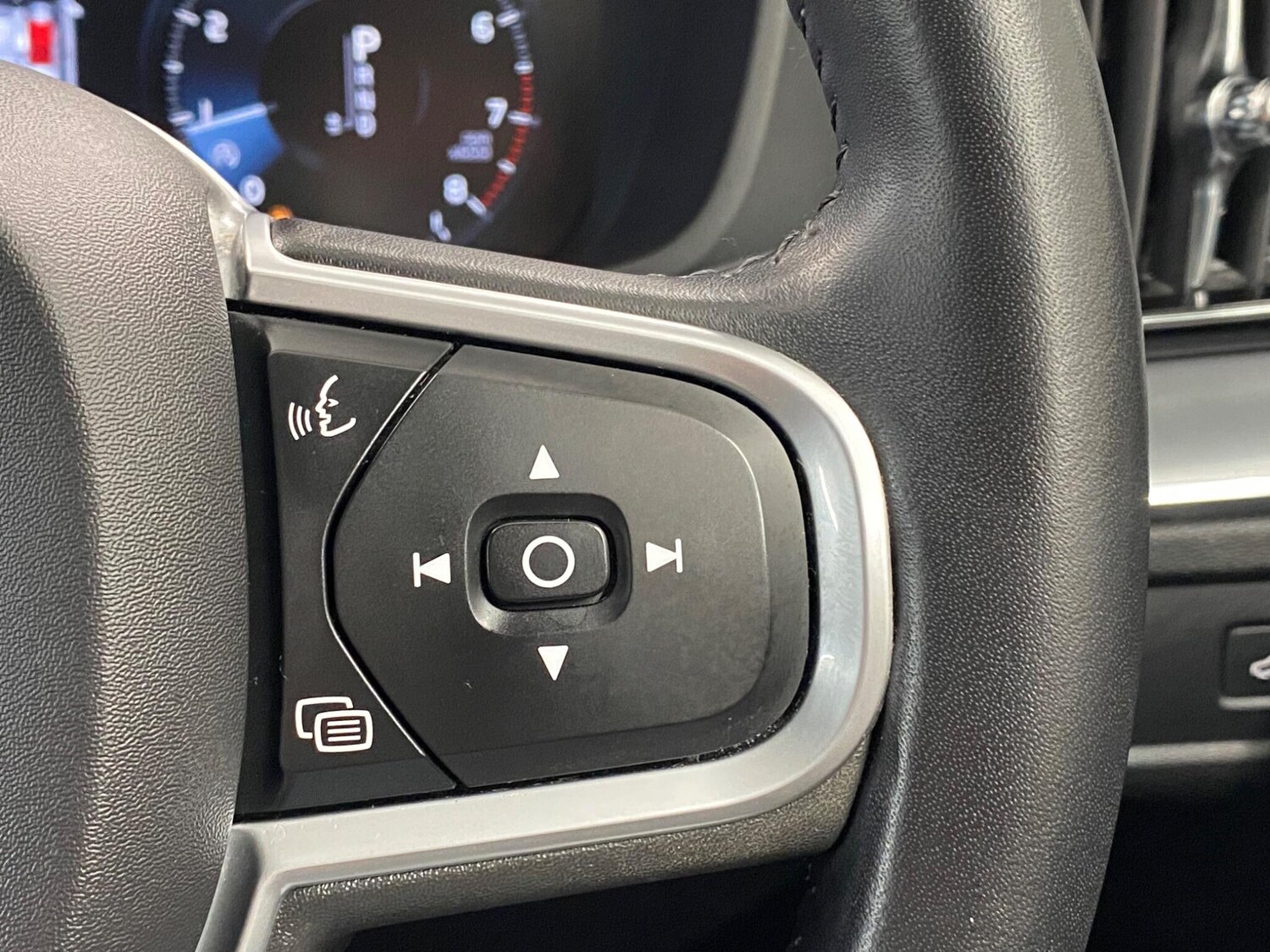 Used Volvo XC60 2019 for sale - 77425167: Photo 41