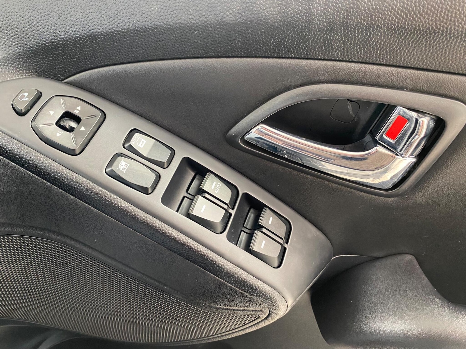 Used Hyundai Ix35 2010 for sale - 77724130: Photo 39