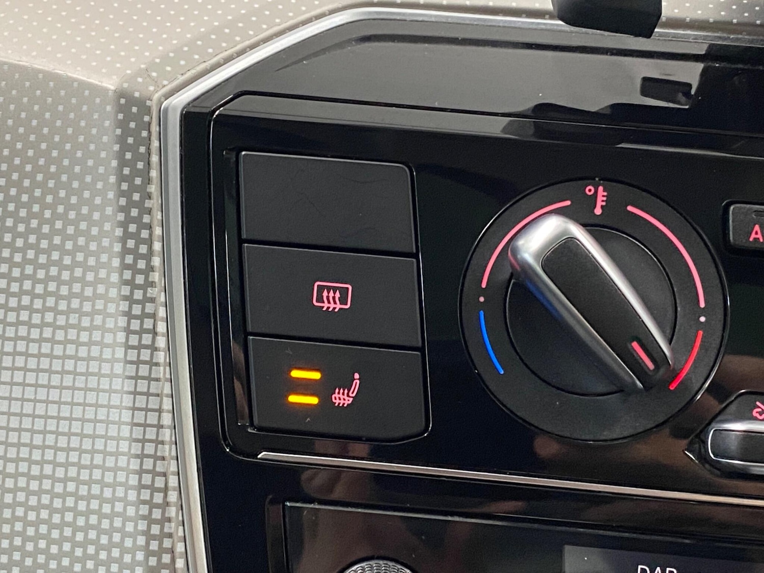 Used Volkswagen up! 2017 for sale - 77426137: Photo 27