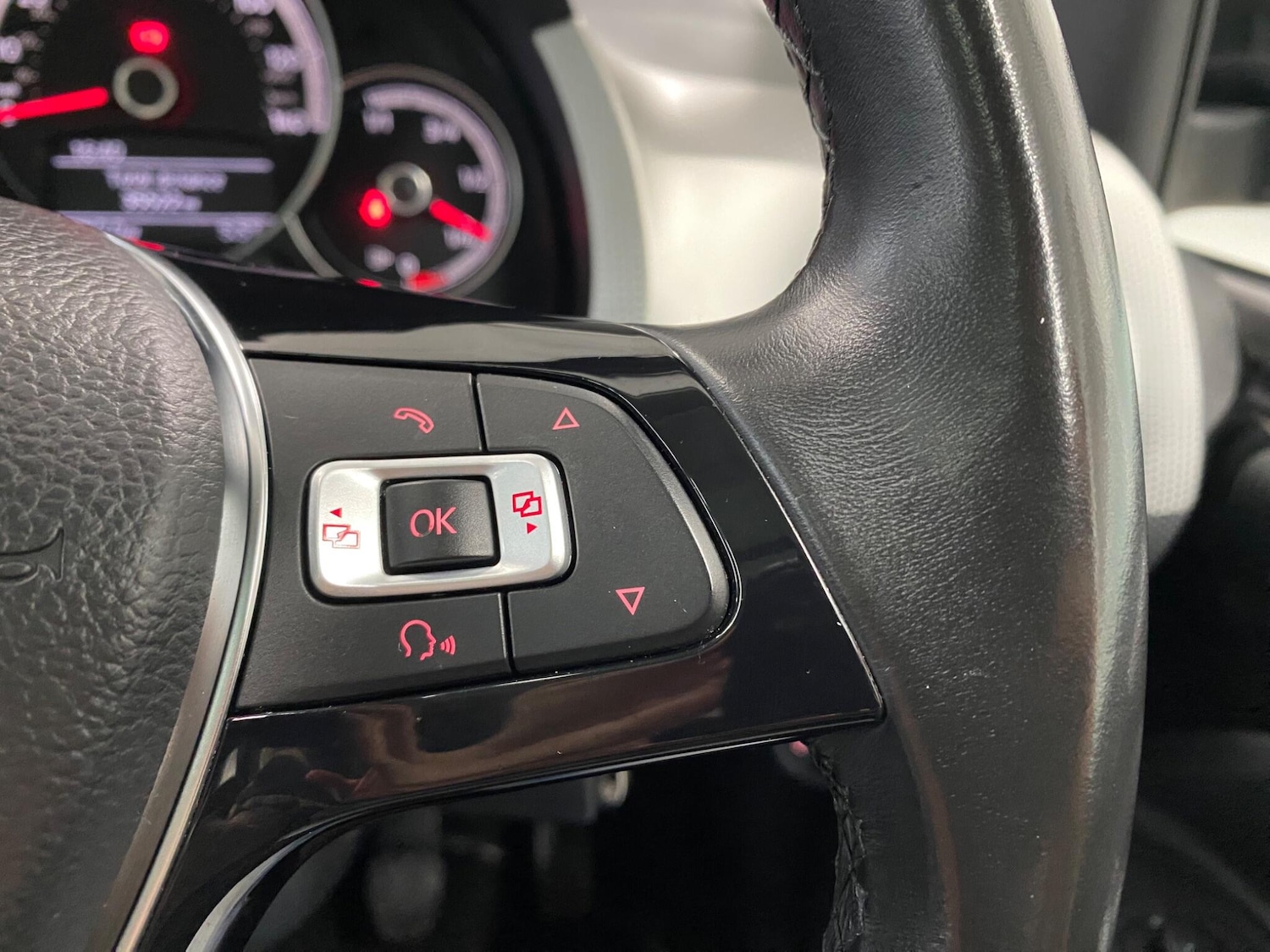 Used Volkswagen up! 2017 for sale - 77426137: Photo 30