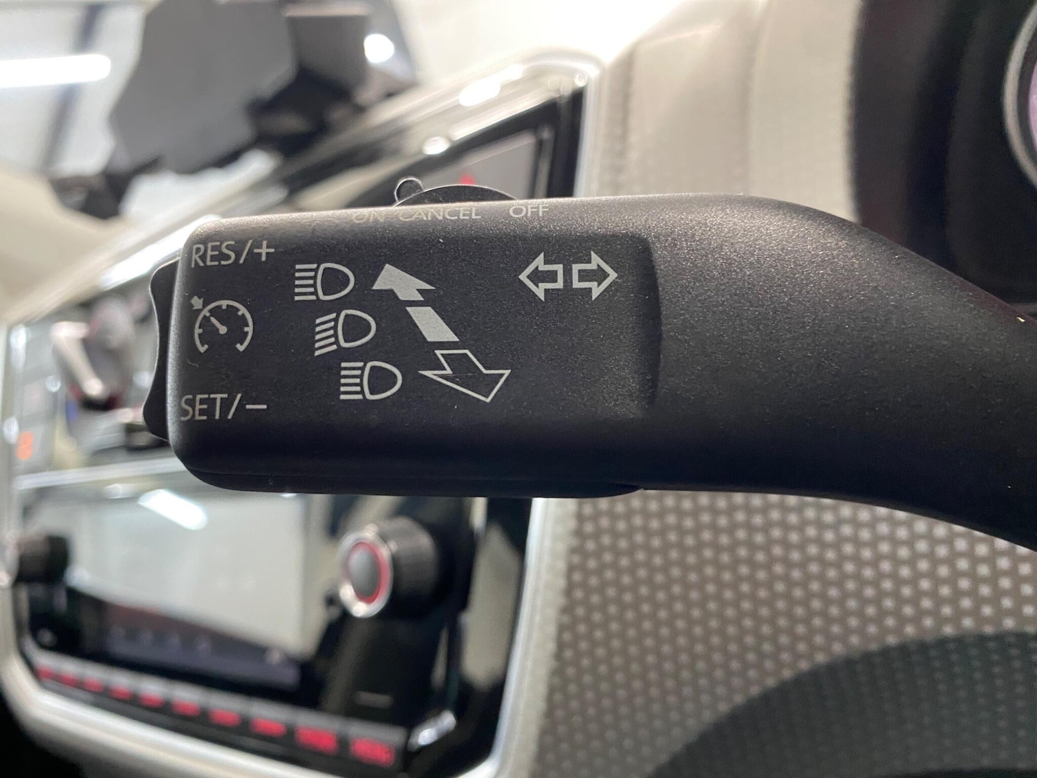 Used Volkswagen up! 2017 for sale - 77426137: Photo 31