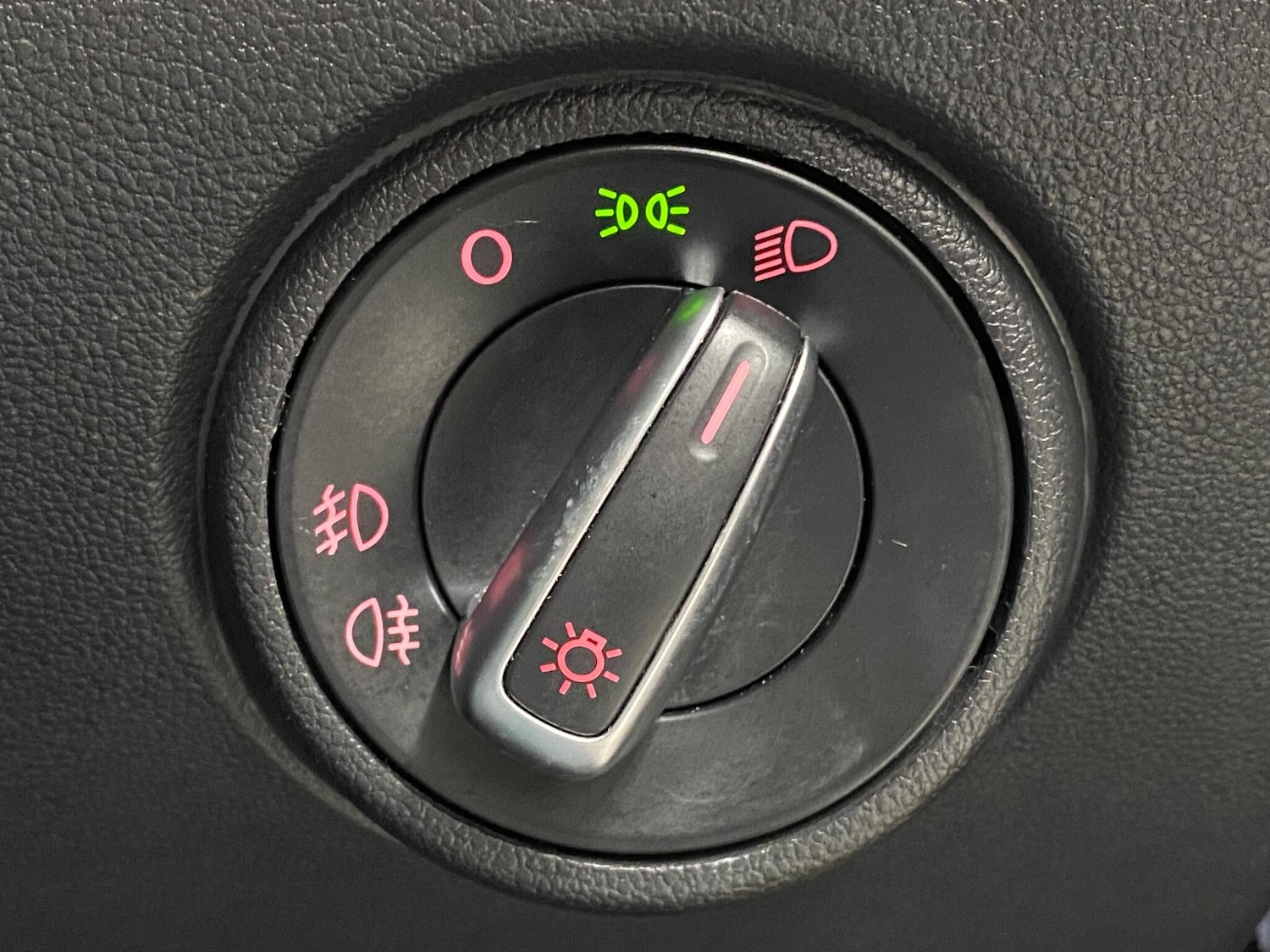 Used Volkswagen up! 2017 for sale - 77426137: Photo 33