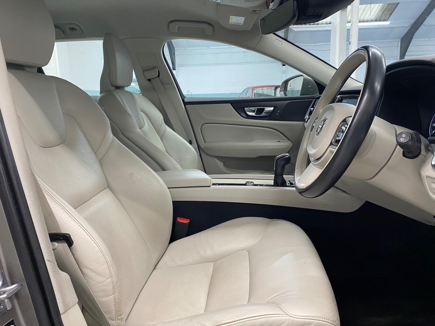 Used Volvo V60 2019 for sale - 77335871: Photo 13