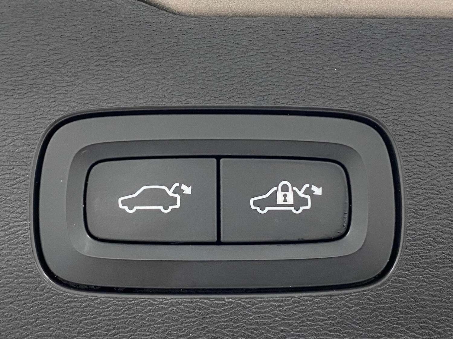 Used Volvo V60 2019 for sale - 77335871: Photo 19