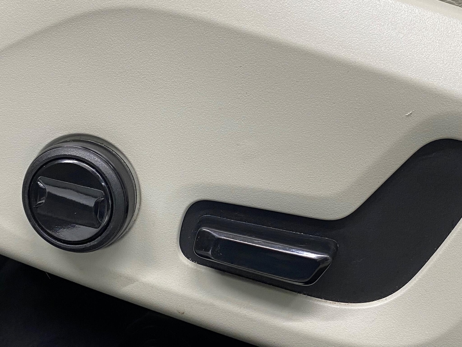 Used Volvo V60 2019 for sale - 77335871: Photo 24