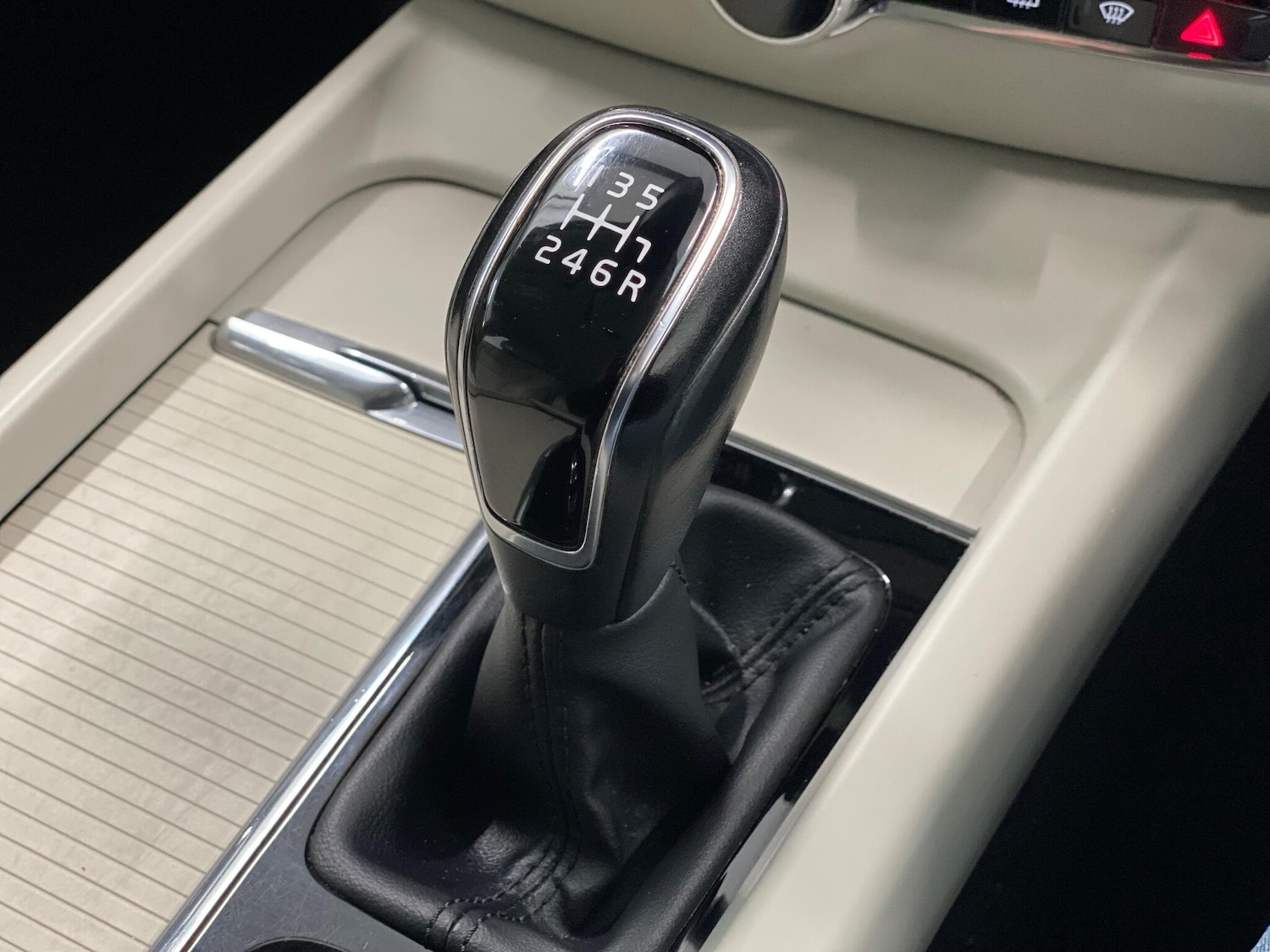 Used Volvo V60 2019 for sale - 77335871: Photo 27