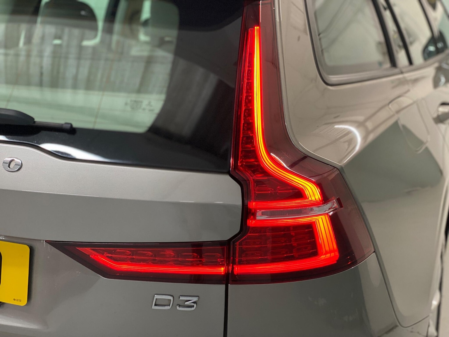 Used Volvo V60 2019 for sale - 77335871: Photo 49