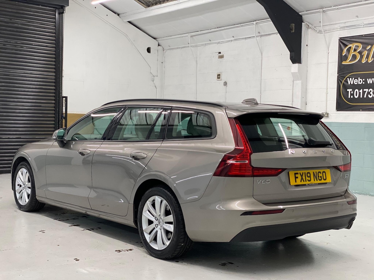 Used Volvo V60 2019 for sale - 77335871: Photo 8