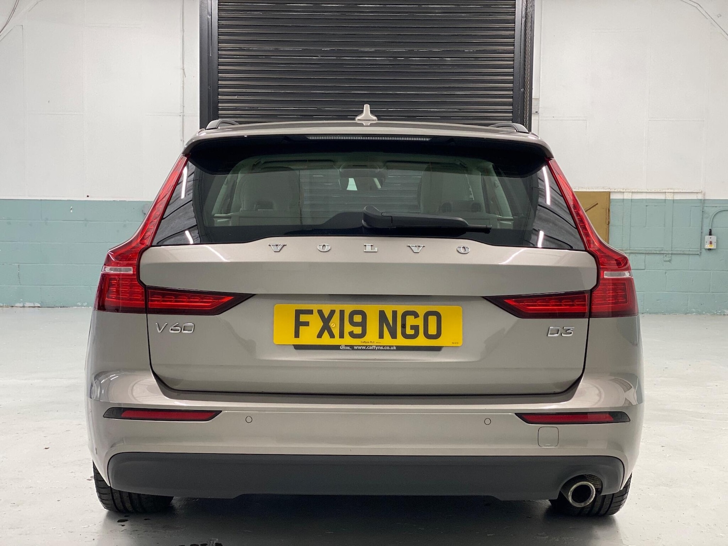 Used Volvo V60 2019 for sale - 77335871: Photo 9