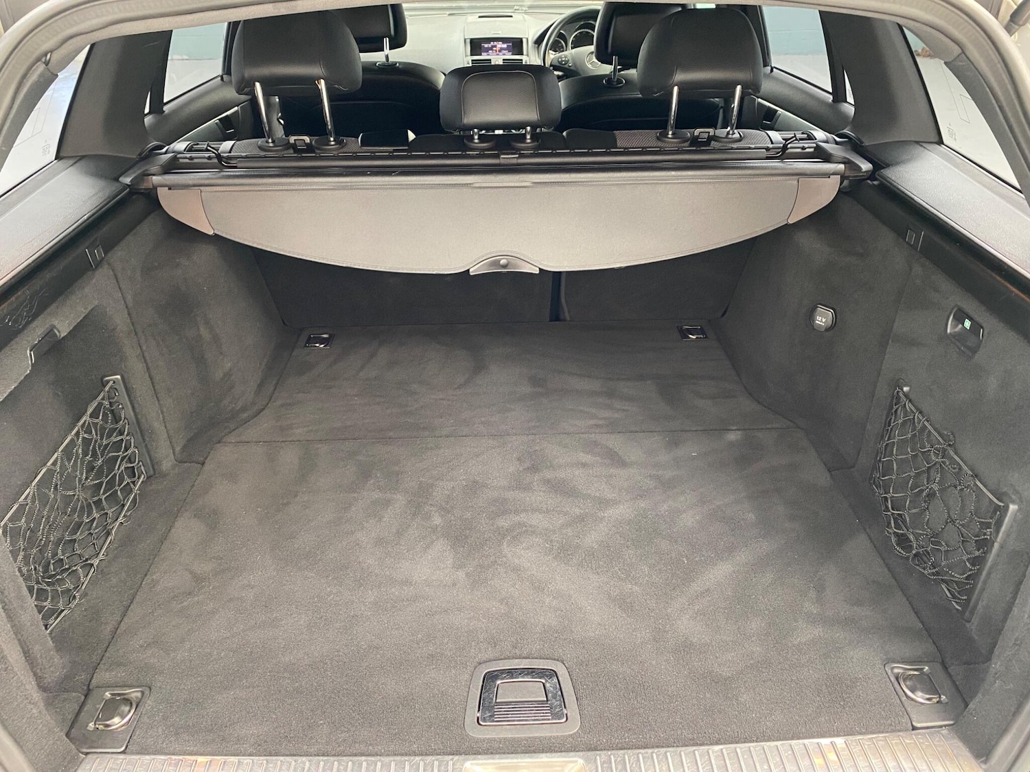 Used Mercedes-Benz C Class 2011 for sale - 77670329: Photo 17