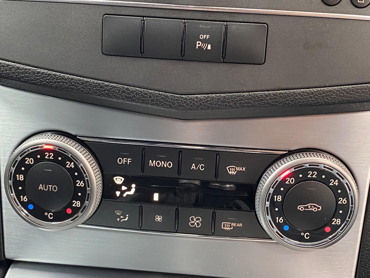 Used Mercedes-Benz C Class 2011 for sale - 77670329: Photo 27