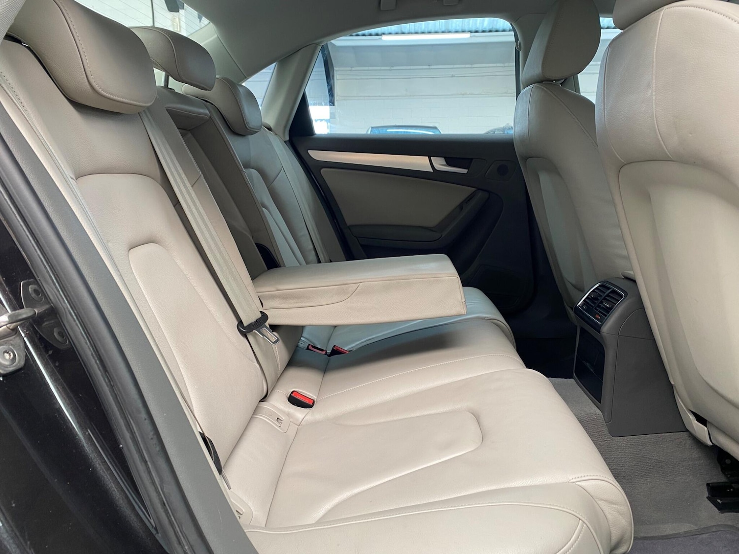 Used Audi A4 2010 for sale - 77358479: Photo 14