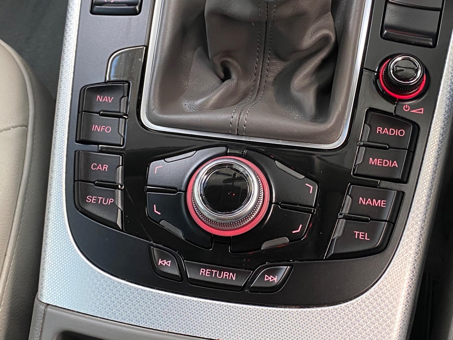 Used Audi A4 2010 for sale - 77358479: Photo 24