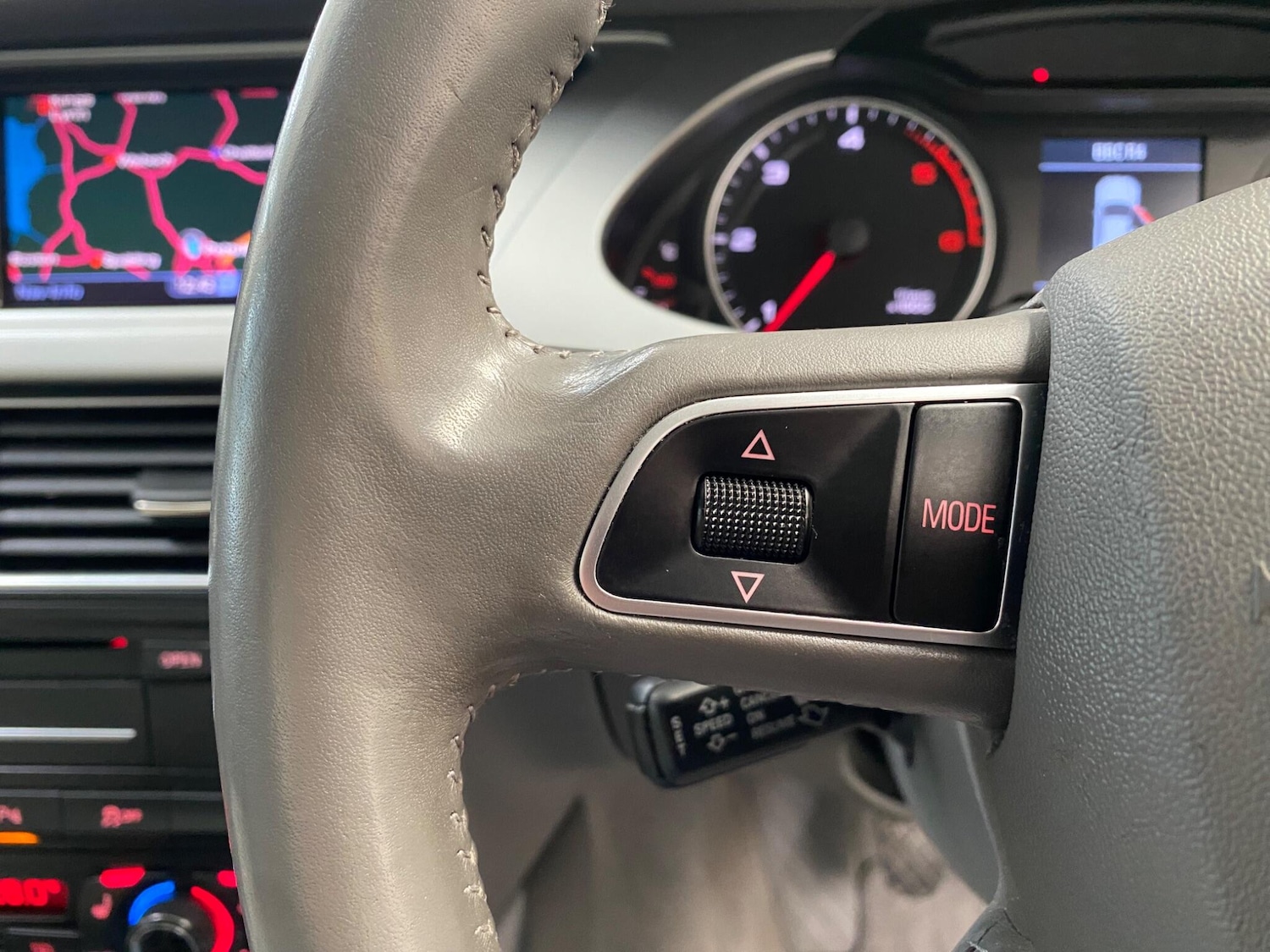 Used Audi A4 2010 for sale - 77358479: Photo 32