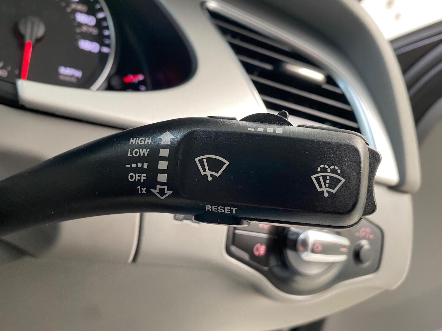 Used Audi A4 2010 for sale - 77358479: Photo 36