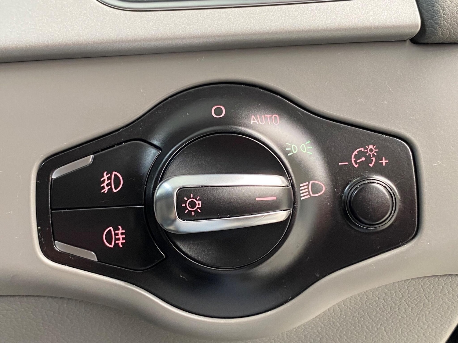 Used Audi A4 2010 for sale - 77358479: Photo 37