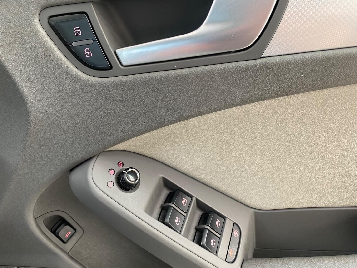 Used Audi A4 2010 for sale - 77358479: Photo 38