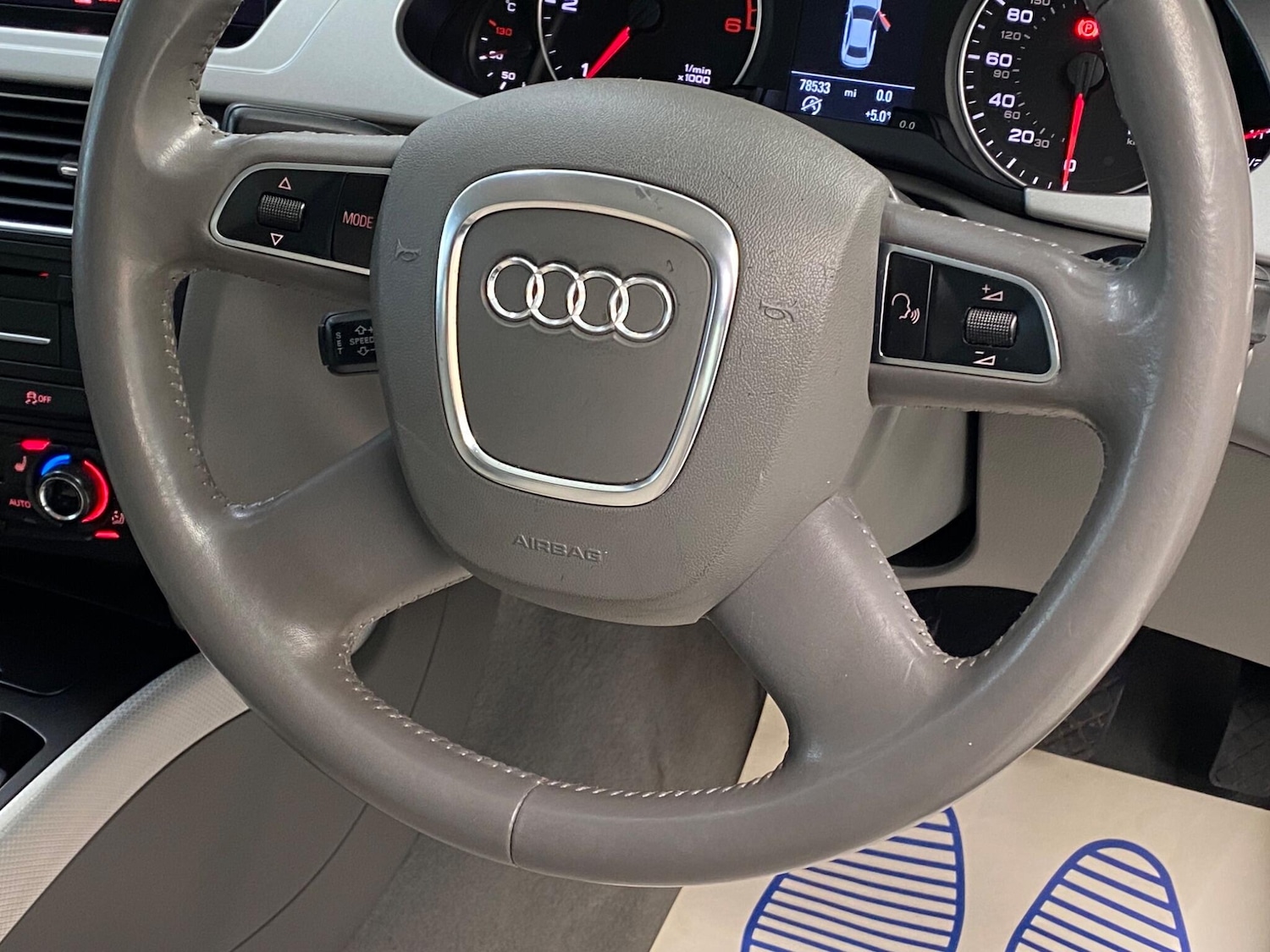 Used Audi A4 2010 for sale - 77358479: Photo 4