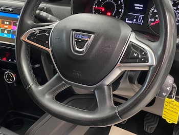 Used Dacia Duster 2021 for sale - 78502279: Photo