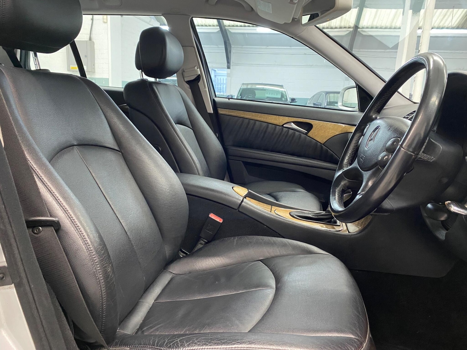 Used Mercedes-Benz E Class 2008 for sale - 77335890: Photo 11