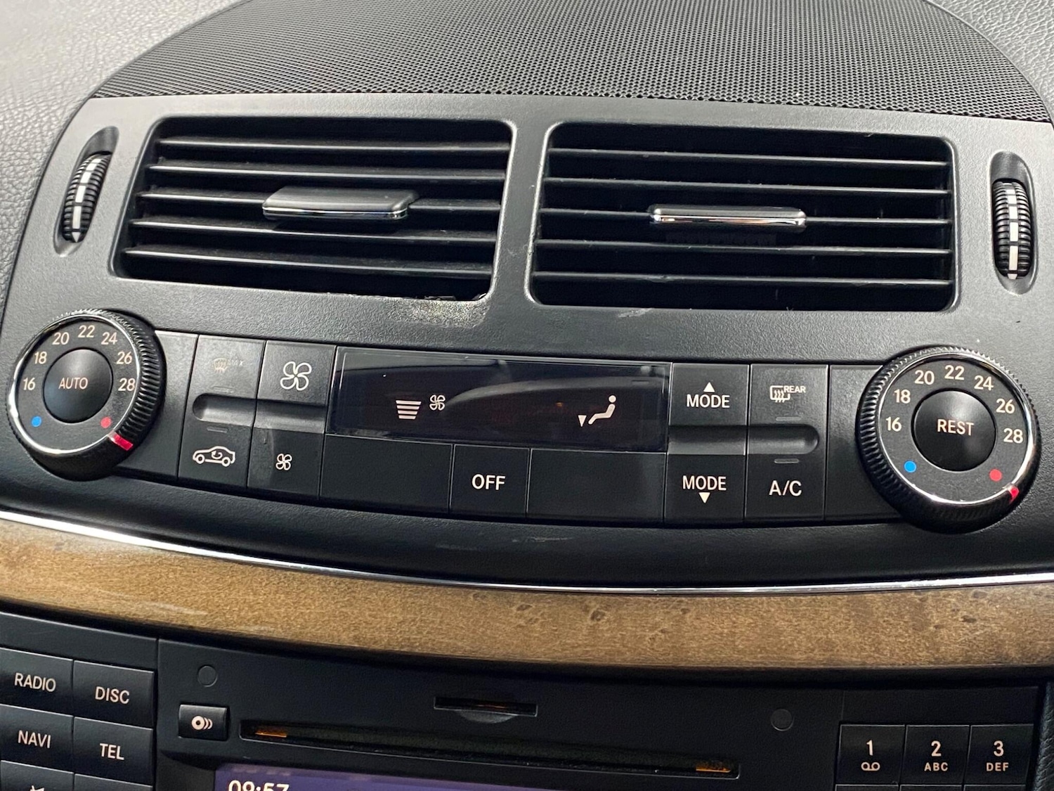 Used Mercedes-Benz E Class 2008 for sale - 77335890: Photo 25