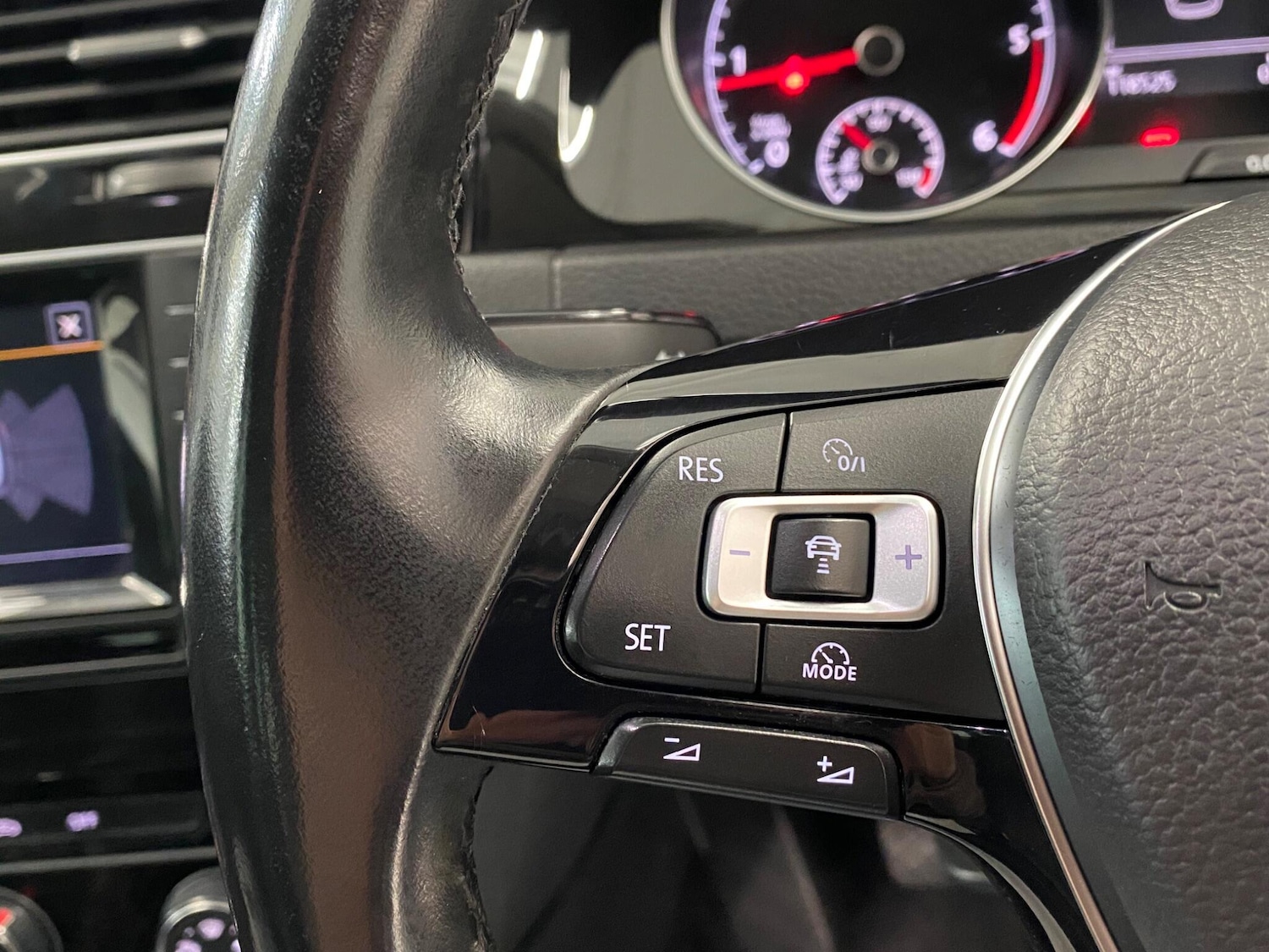 Used Volkswagen Golf 2015 for sale - 77335877: Photo 32