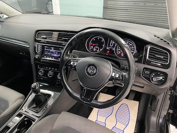 Used Volkswagen Golf 2015 for sale - 77335877: Photo