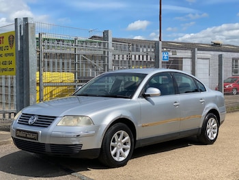 Used Volkswagen Passat 2004 for sale - 77335887: Photo