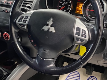 Used Mitsubishi Outlander 2009 for sale - 77335866: Photo