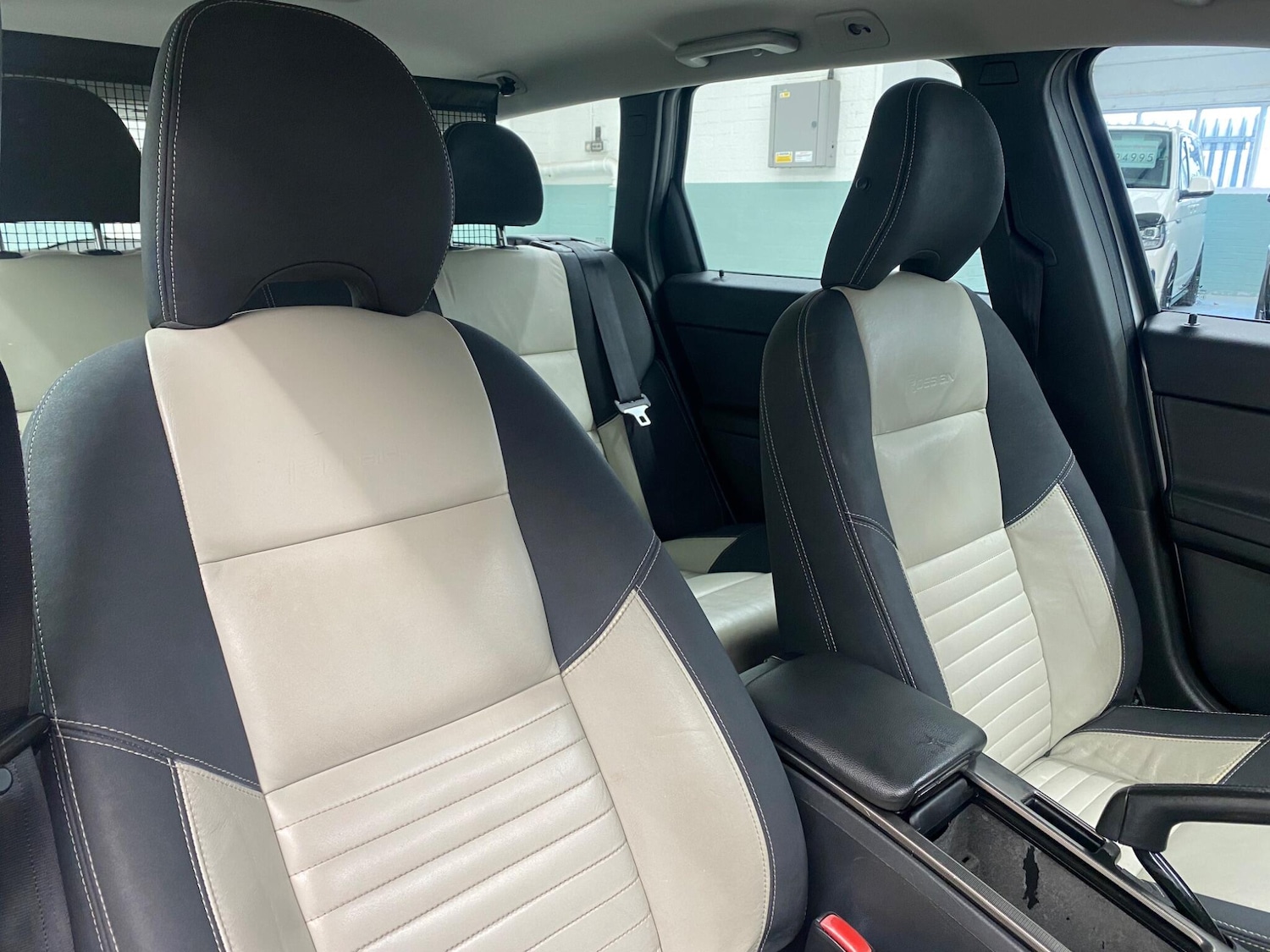 Used Volvo V50 2010 for sale - 77646628: Photo 11