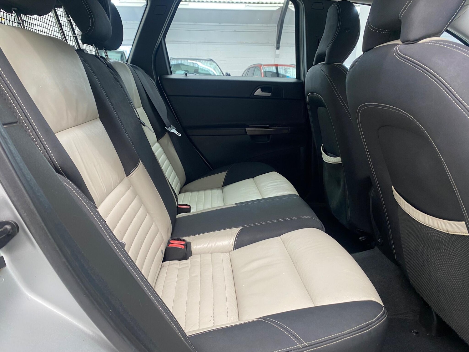 Used Volvo V50 2010 for sale - 77646628: Photo 12