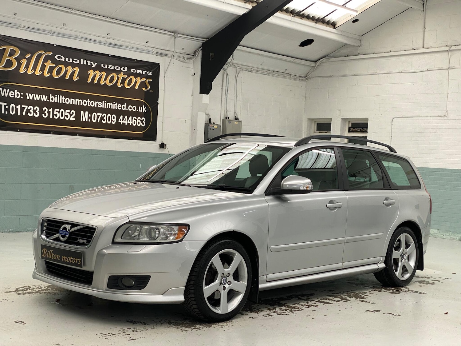 Used Volvo V50 2010 for sale - 77646628: Photo 2