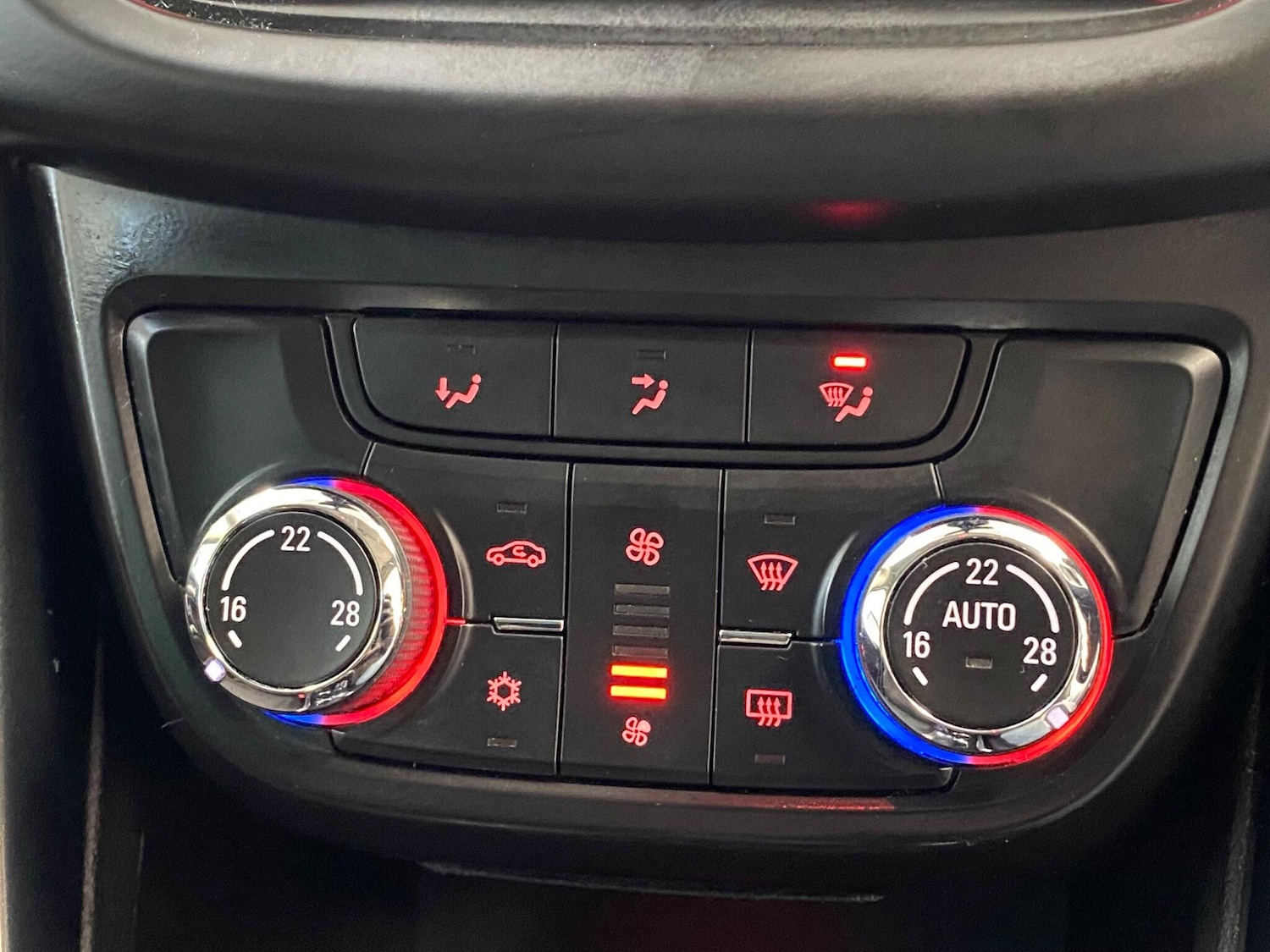 Used Vauxhall Zafira 2015 for sale - 77335869: Photo 28