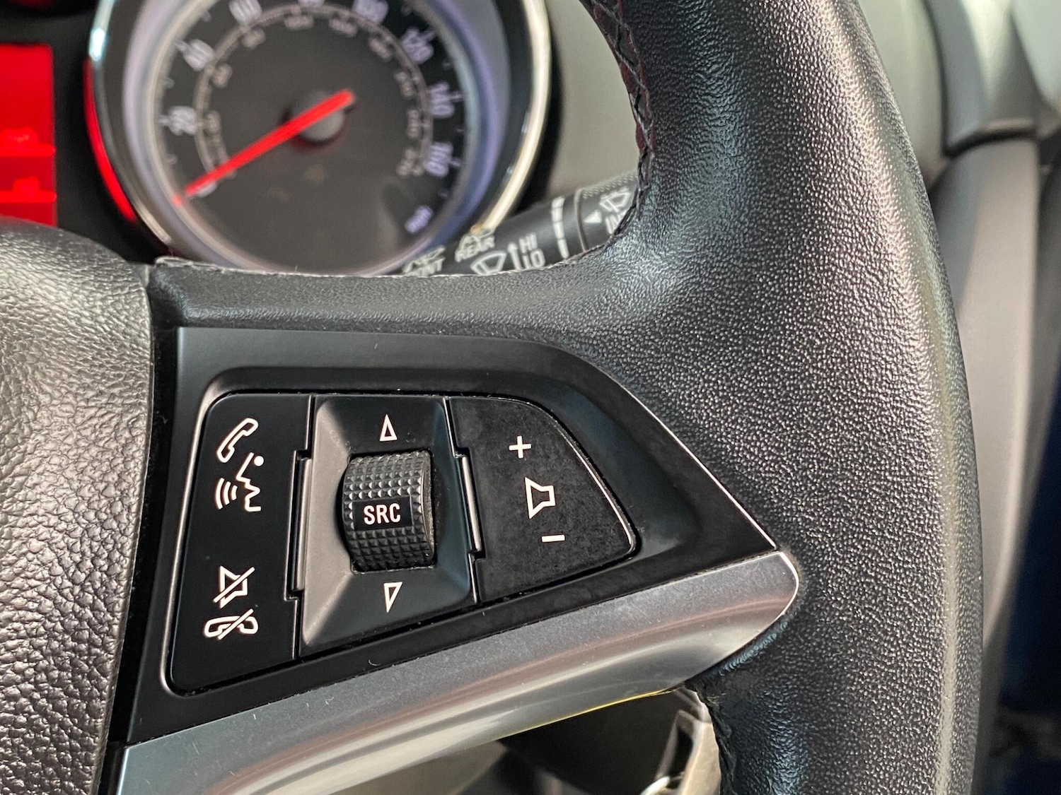 Used Vauxhall Zafira 2015 for sale - 77335869: Photo 38