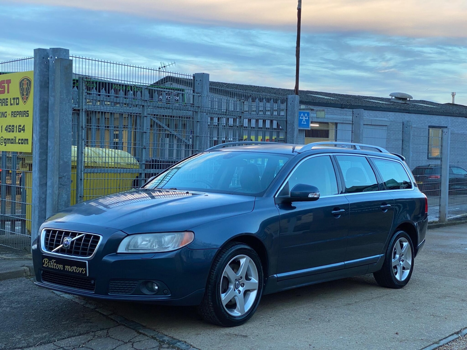 Used Volvo V70 2008 for sale - 77335889: Photo 2