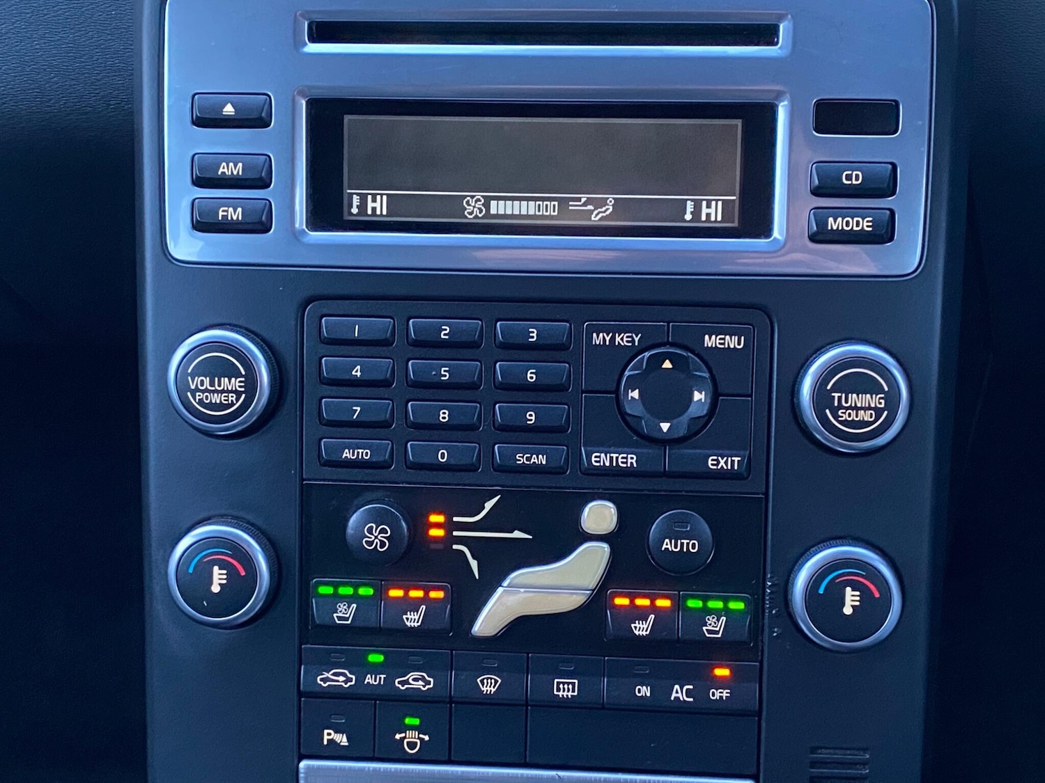 Used Volvo V70 2008 for sale - 77335889: Photo 22