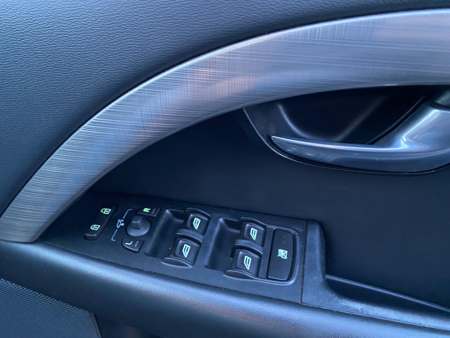 Used Volvo V70 2008 for sale - 77335889: Photo 29